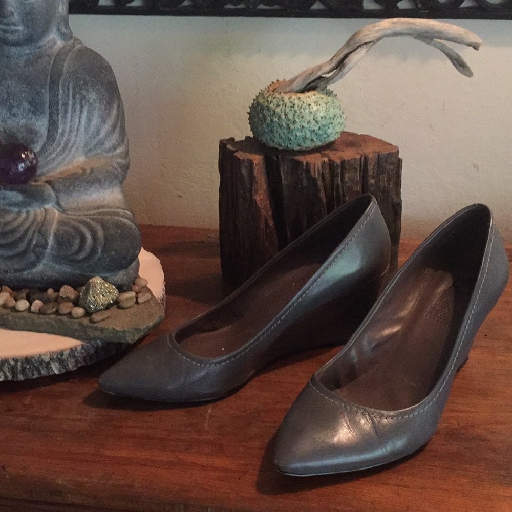 Grey leather 3” wedge